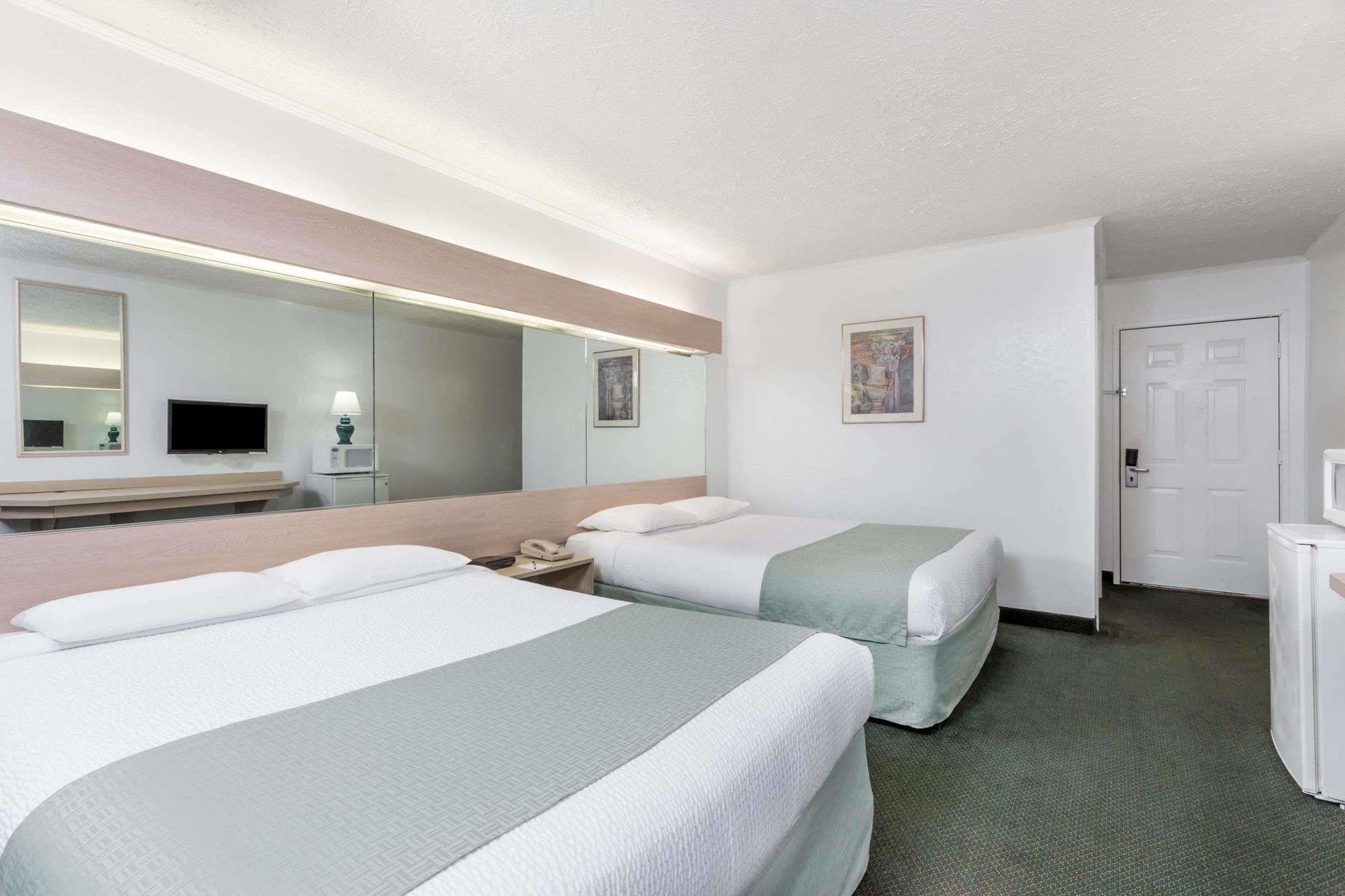 Microtel Inn By Wyndham Athens Exteriér fotografie